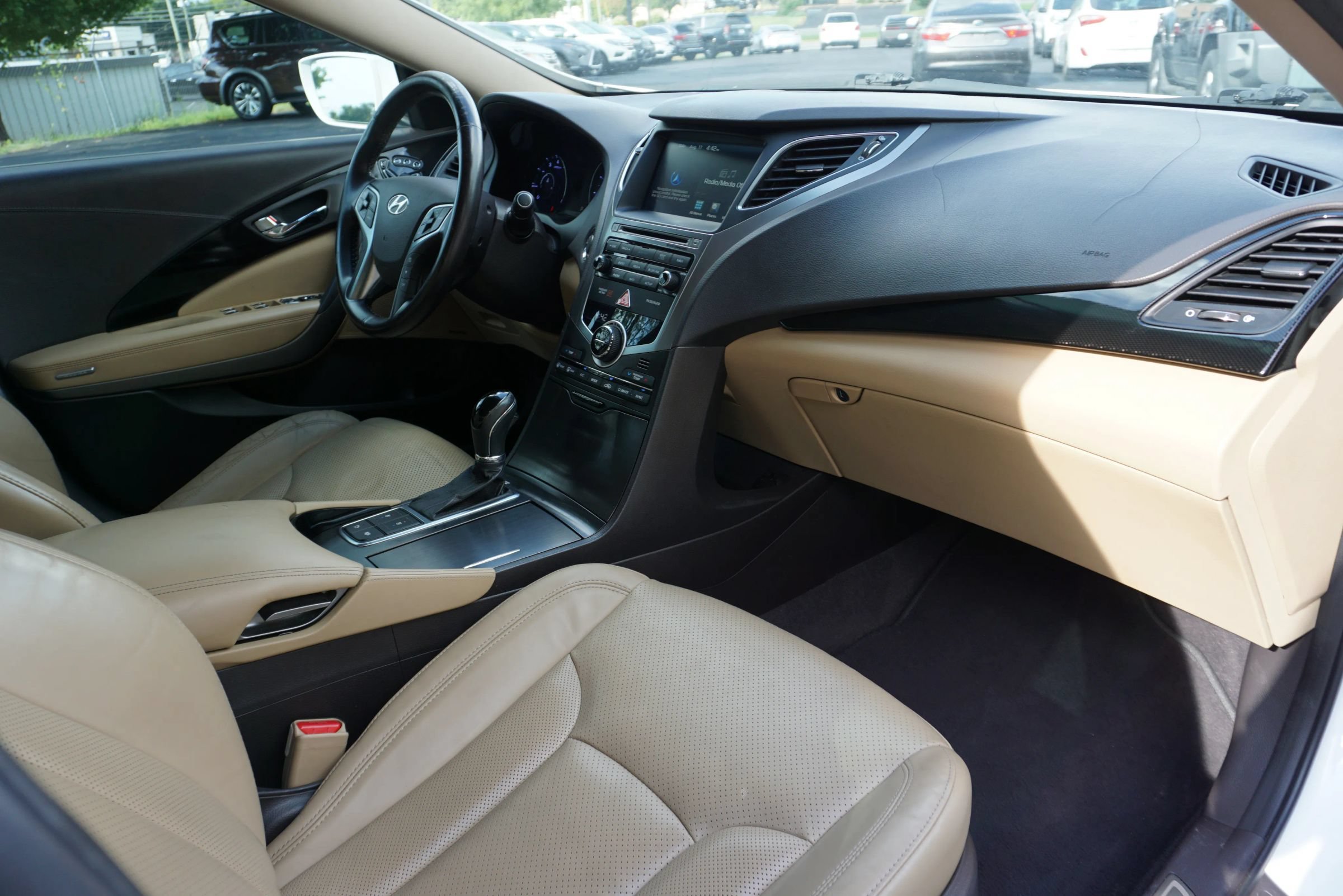 Used 2015 Hyundai Azera Limited FWD image 16