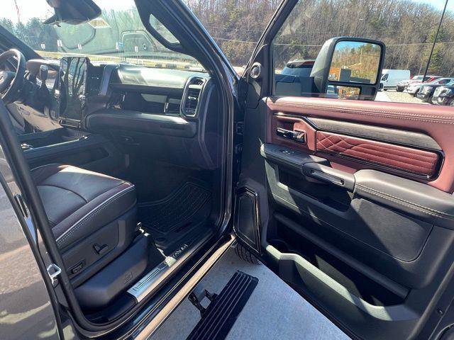 New 2025 RAM 3500 Limited image 30
