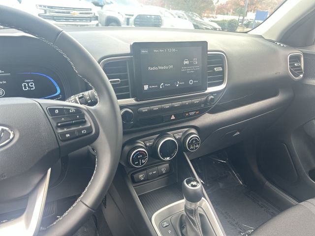 New 2025 Hyundai Venue SEL image 31