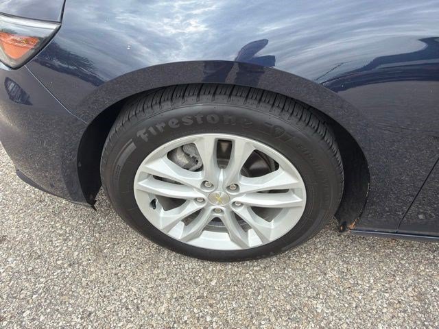 Used 2017 Chevrolet Malibu LT FWD image 10