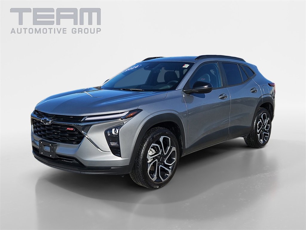 Used 2024 Chevrolet Trax RS w/ Sunroof Package image 3