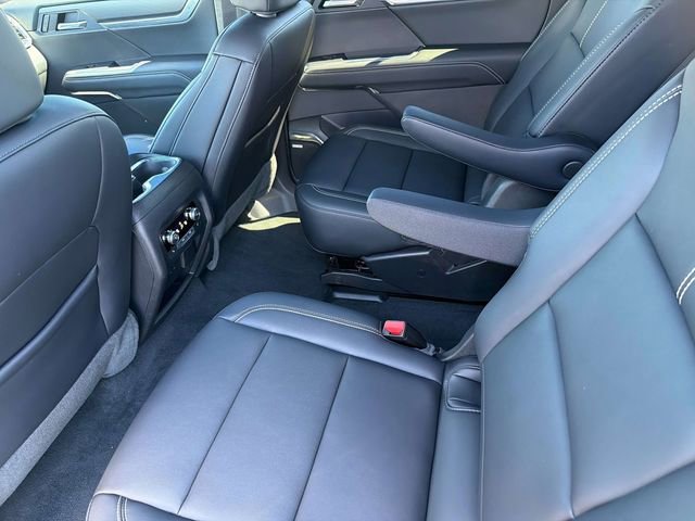 Used 2024 GMC Acadia Elevation w/ Luxury Package image 13