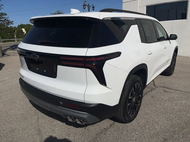 New 2026 Chevrolet Traverse LT w/ Sun and Wheel Package FWD image 5