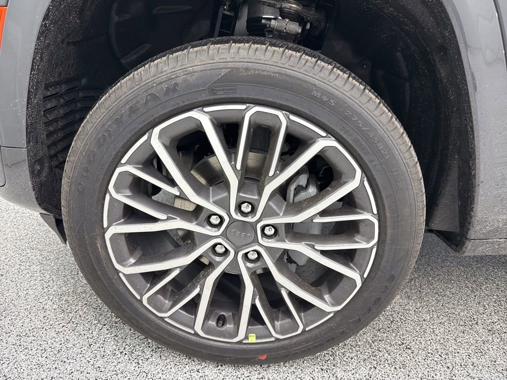 New 2026 Jeep Grand Cherokee Summit image 10