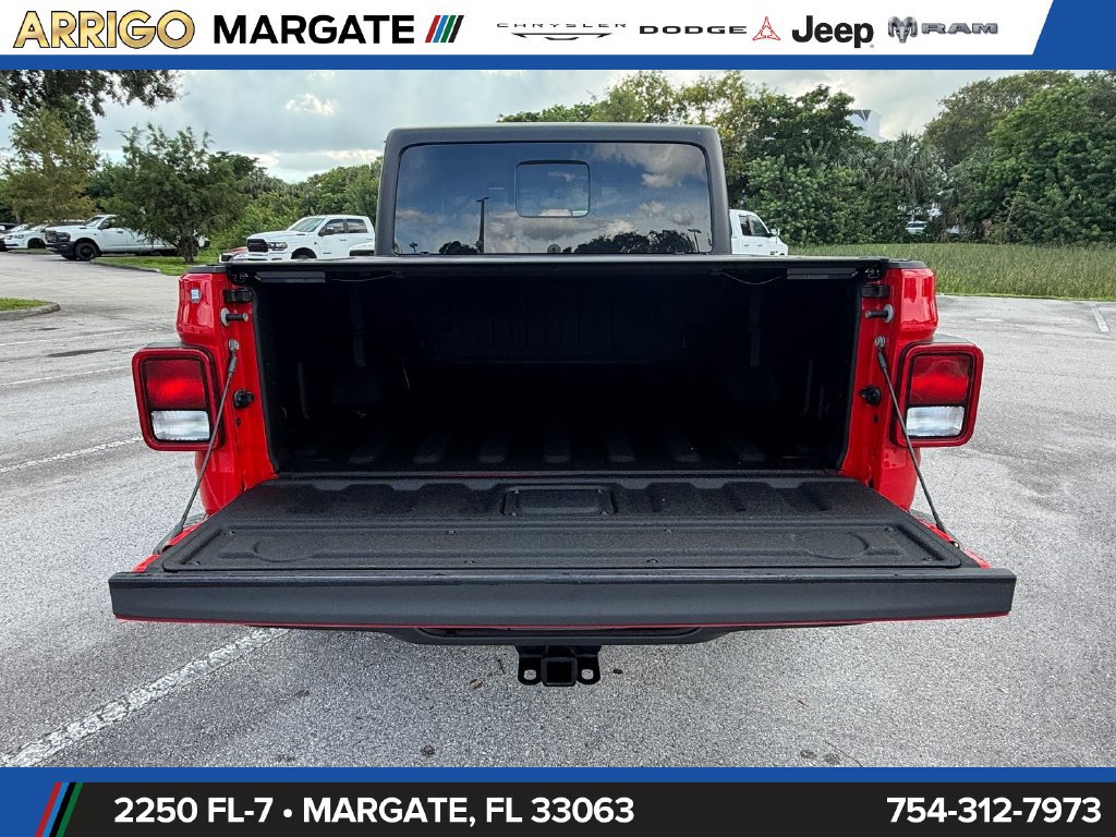 Certified 2023 Jeep Gladiator Overland w/ Popular Equipment Package AWD/4WD image 15