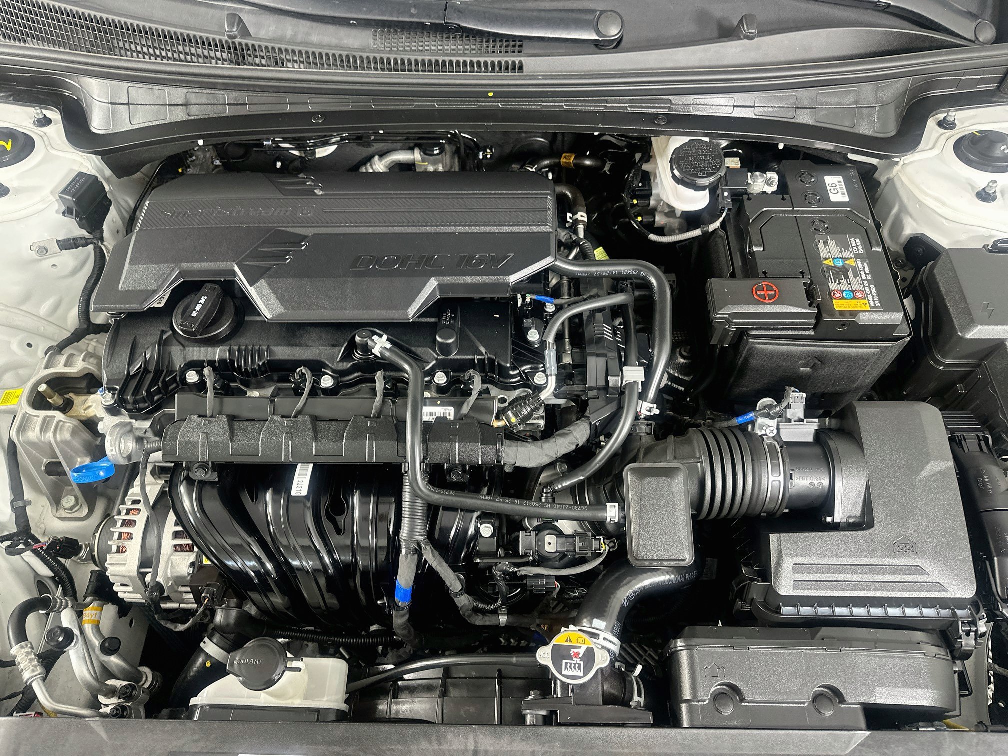 Used 2025 Hyundai Elantra Limited FWD image 33