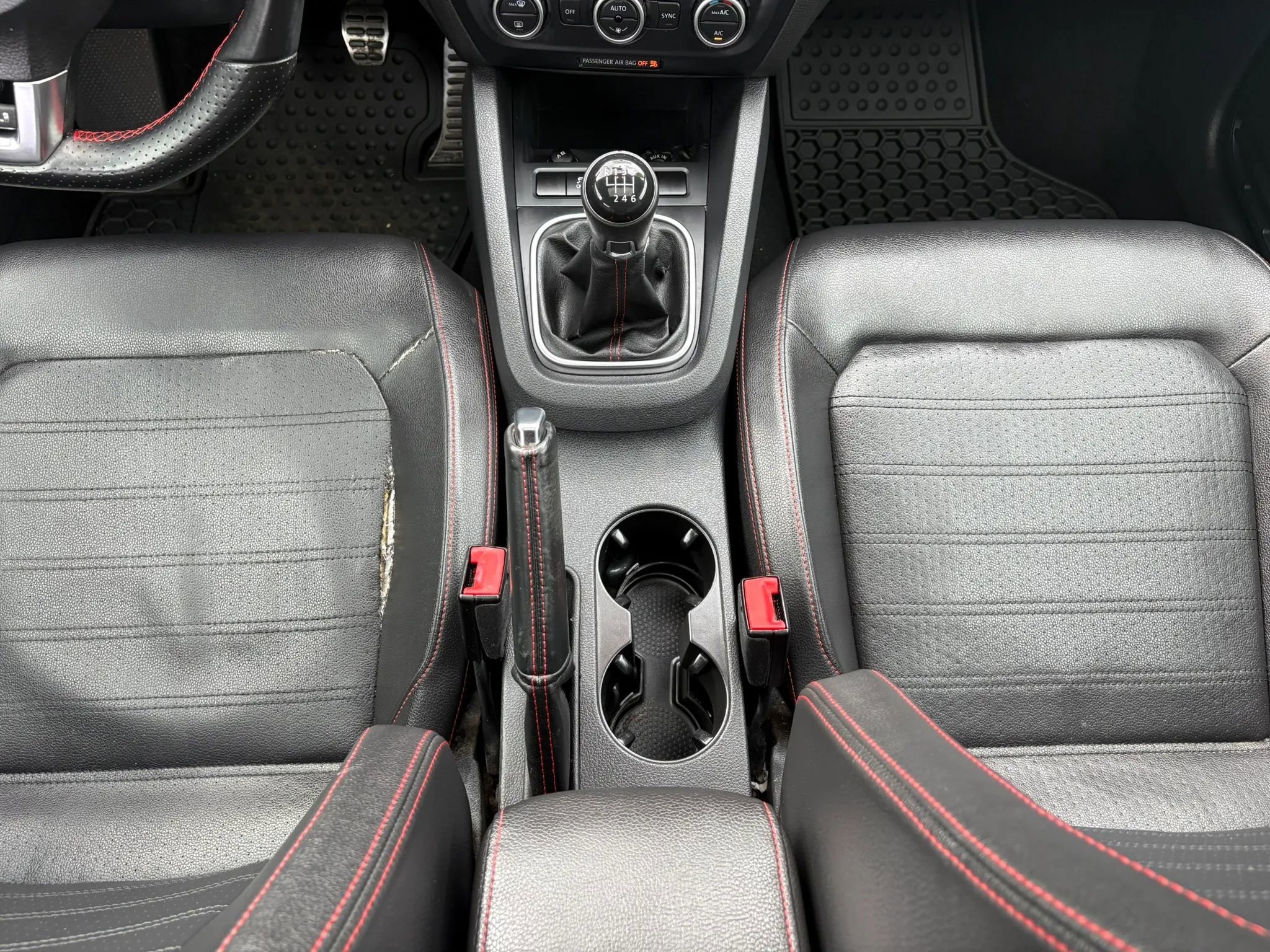 Used 2014 Volkswagen Jetta GLI FWD image 17