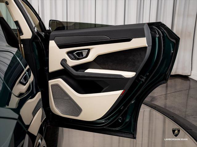 Used 2024 Lamborghini Urus S AWD/4WD image 19