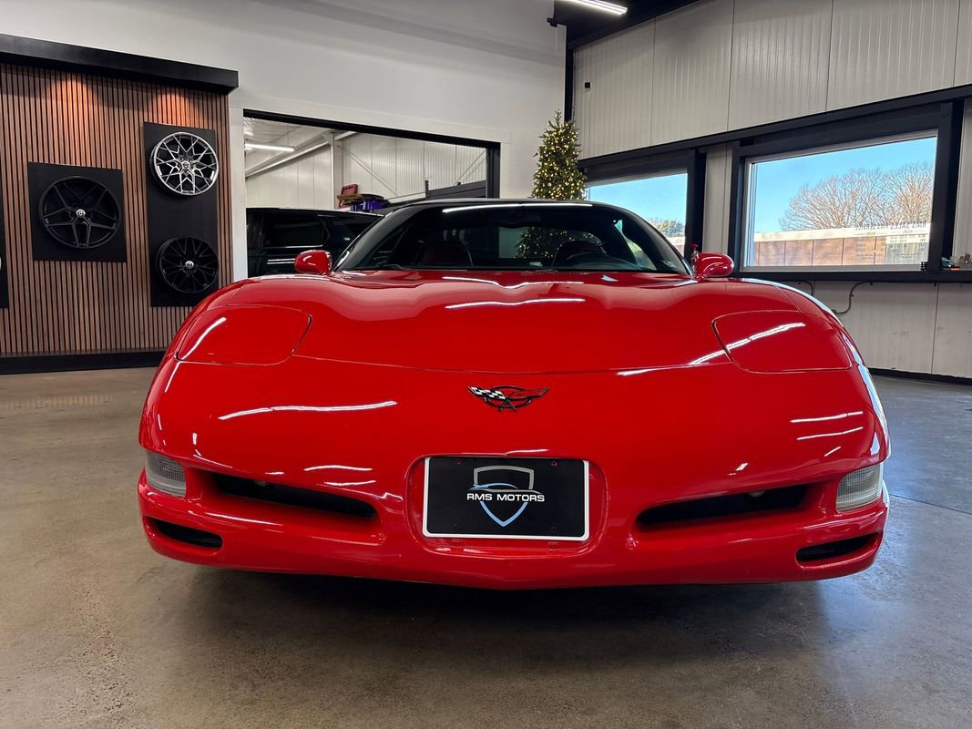 Used 2004 Chevrolet Corvette Coupe w/ Roof Package image 21