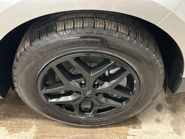 Used 2024 Ford Edge SEL w/ Convenience Package AWD/4WD image 5