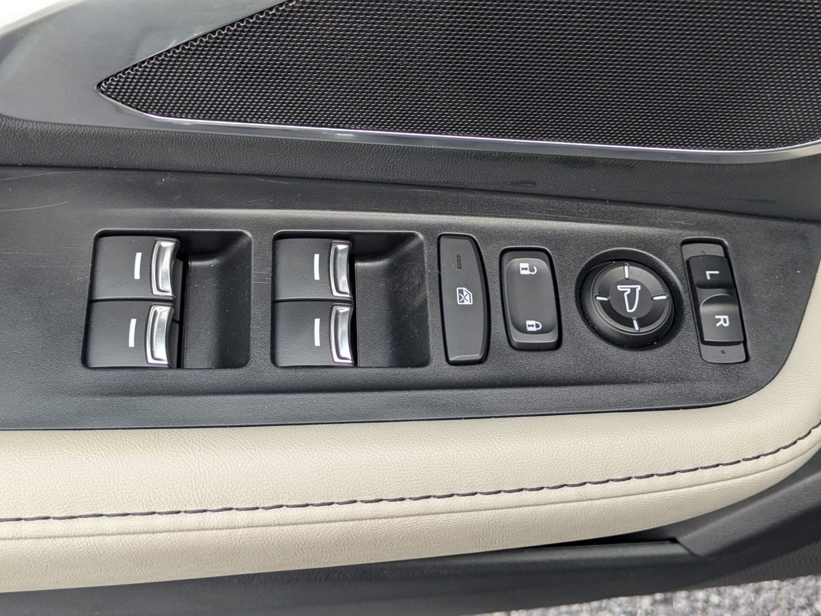 Certified 2025 Acura RDX SH-AWD image 20