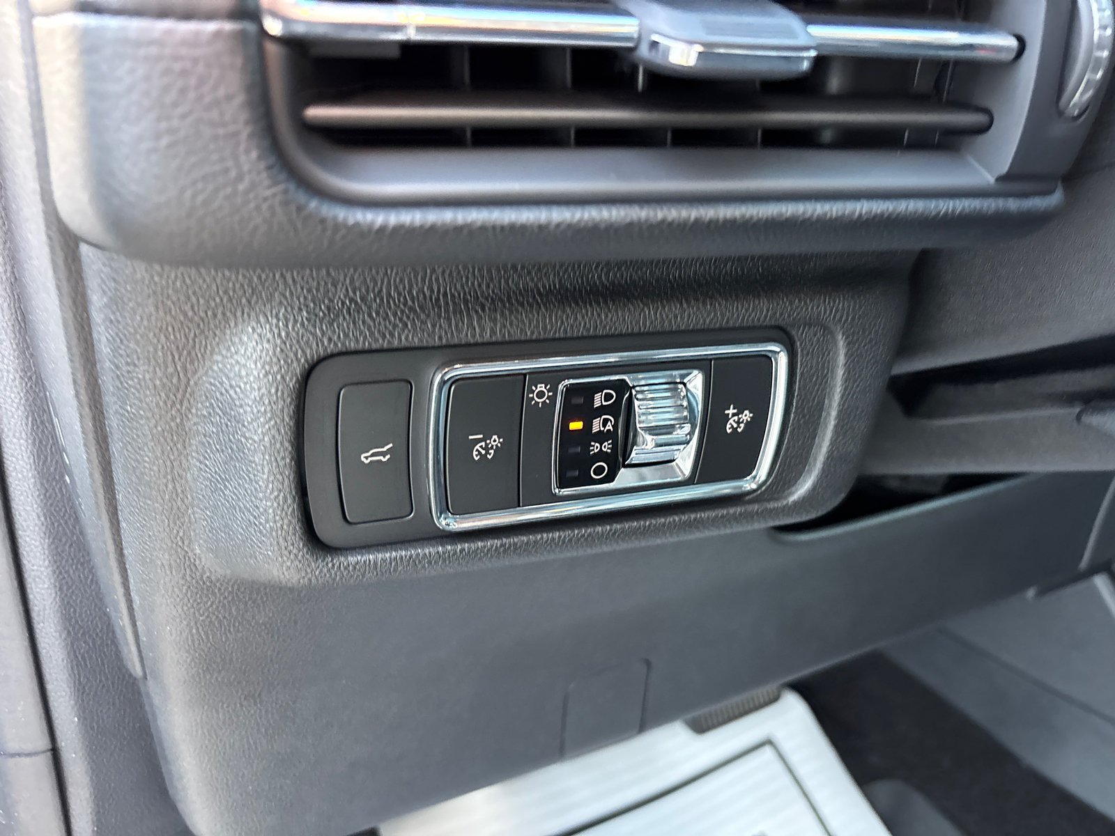 Certified 2022 Lincoln Corsair AWD w/ Premium Package image 14