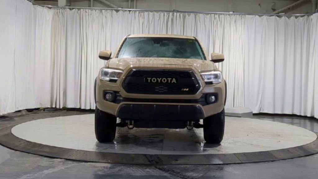 Used 2019 Toyota Tacoma SR5 image 3