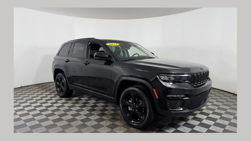 Used 2023 Jeep Grand Cherokee Limited w/ Black Appearance Package