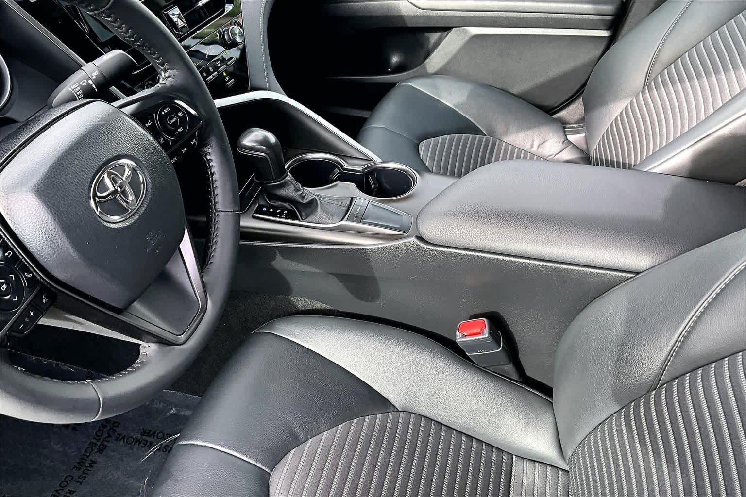 Used 2024 Toyota Camry SE w/ Convenience Package FWD image 16