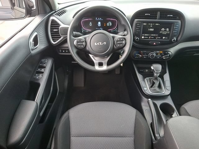 Used 2024 Kia Soul LX w/ Option Group 015 FWD image 11