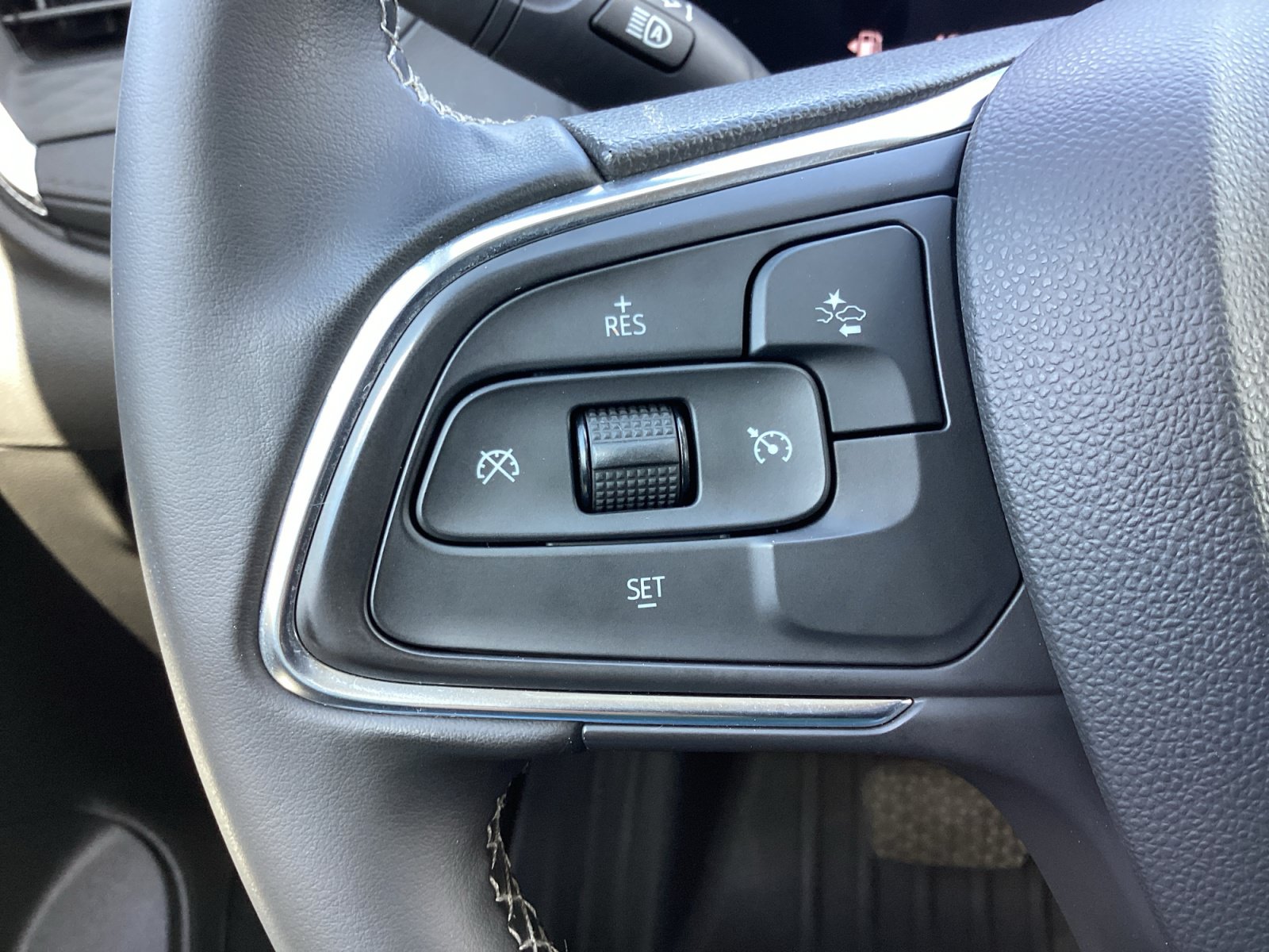 Used 2025 Buick Encore GX Preferred FWD image 6