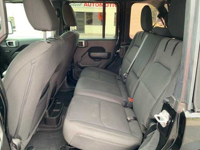 Used 2023 Jeep Wrangler Unlimited w/ Cold Weather Group AWD/4WD image 14