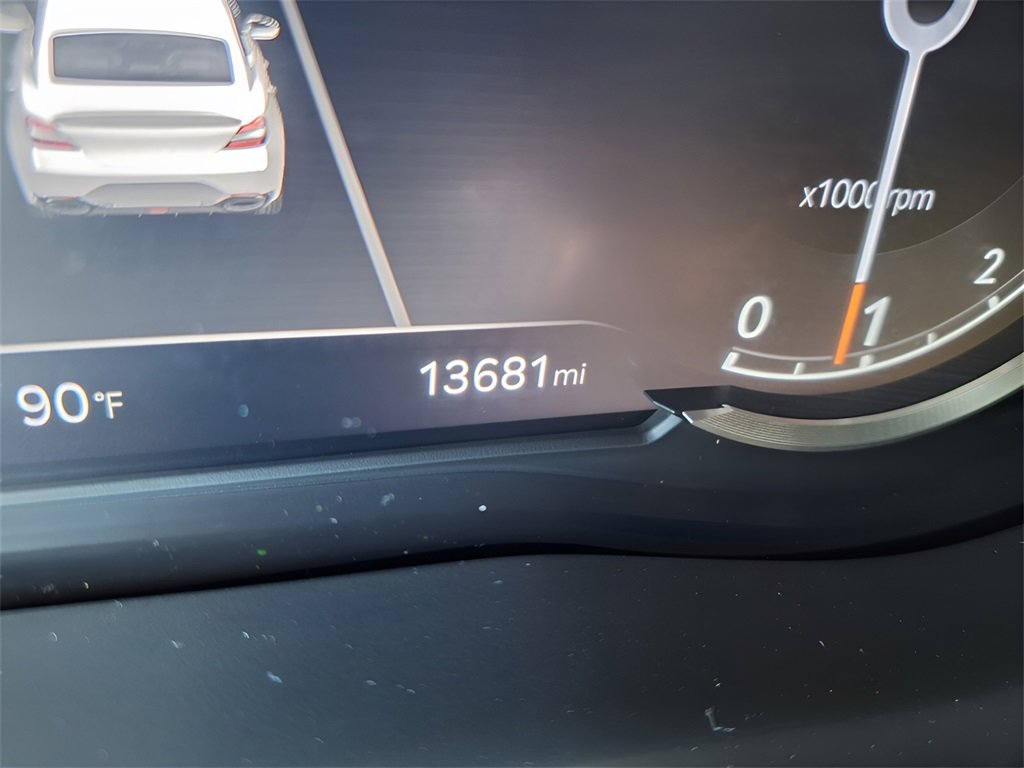 Used 2025 Genesis G70 2.5T image 17