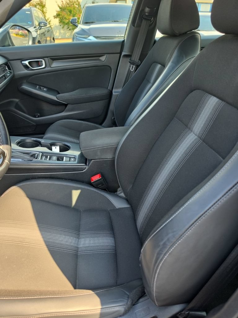 Used 2023 Honda Civic Sport image 11