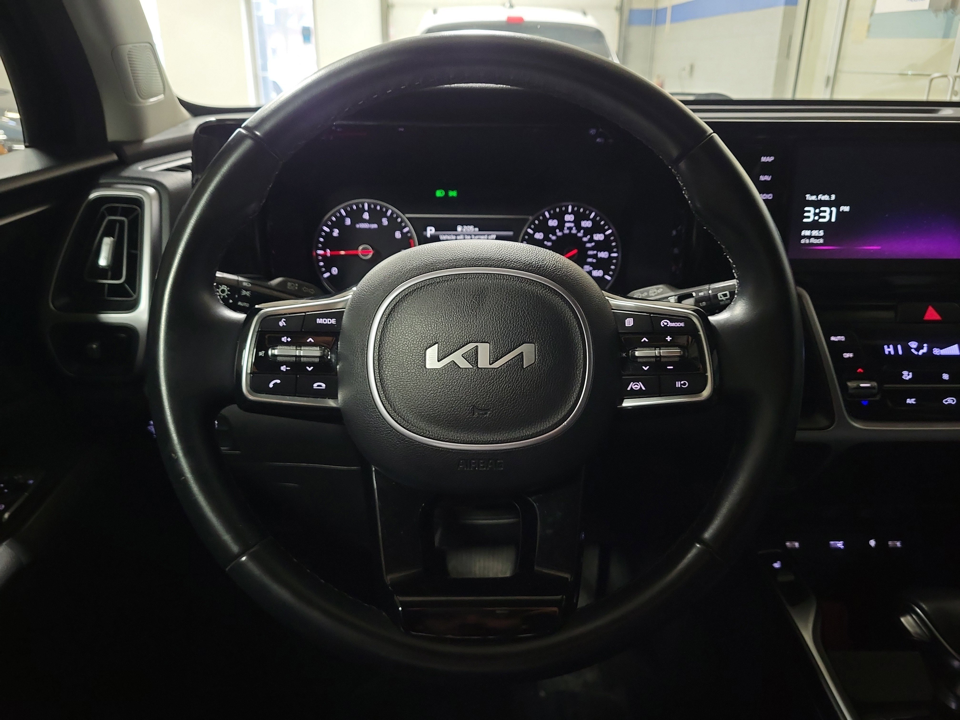 Used 2023 Kia Sorento S image 23