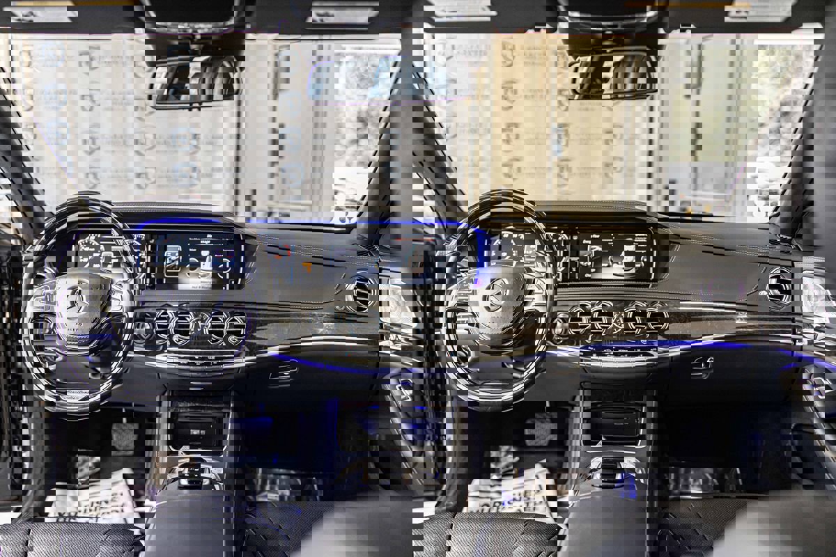 Used 2017 Mercedes-Benz S 550e Sedan w/ Premium Package image 36