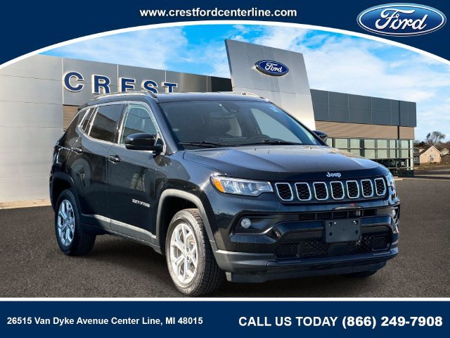 Used 2024 Jeep Compass Latitude AWD/4WD image 1