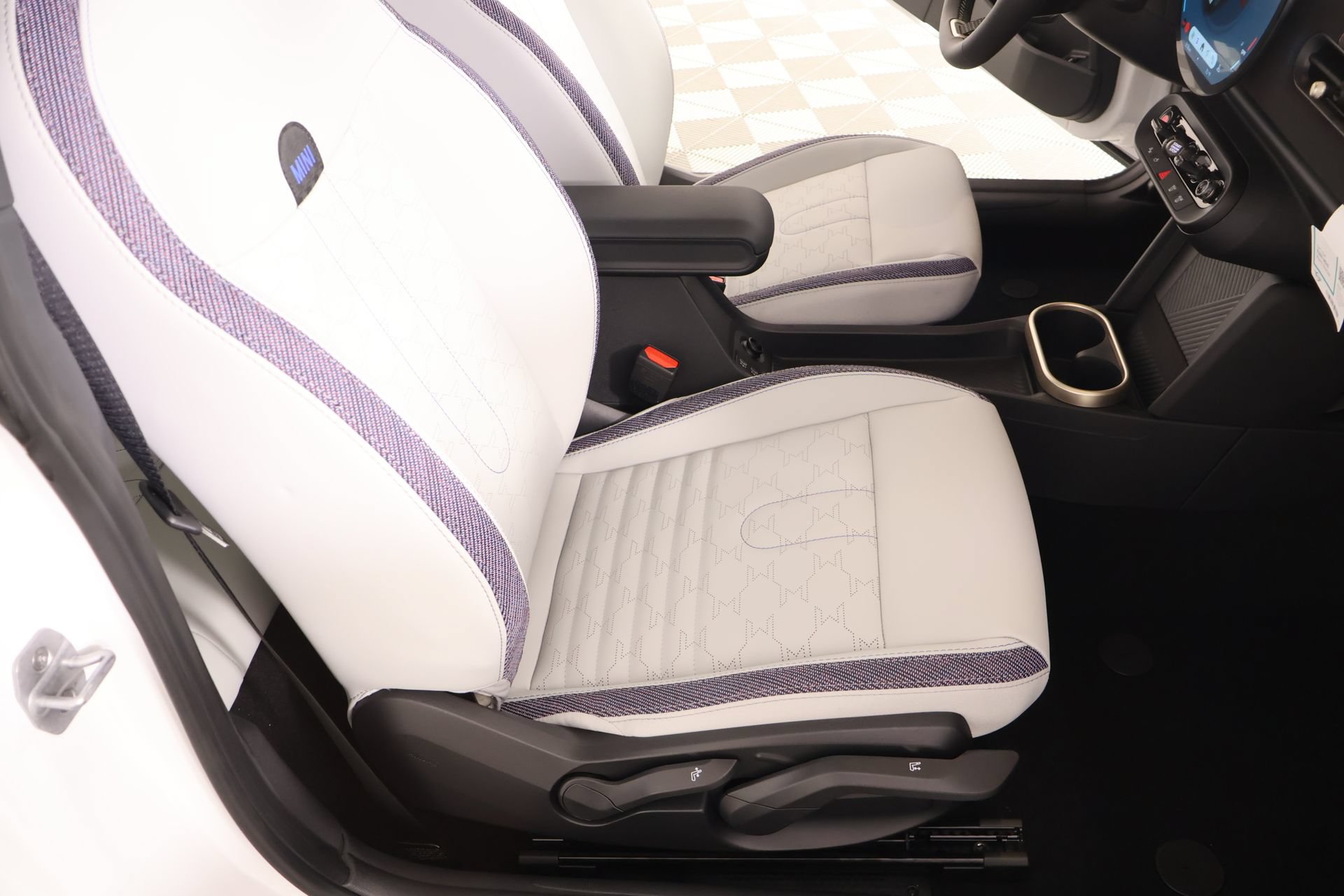 New 2026 MINI Cooper 2-Door Hardtop FWD image 12