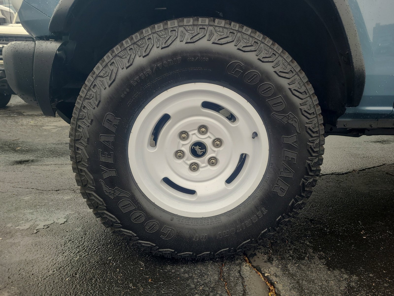 Certified 2025 Ford Bronco Heritage Edition AWD/4WD image 26