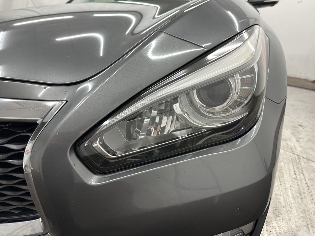 Used 2016 INFINITI Q70 3.7 w/ Deluxe Touring Package RWD image 27