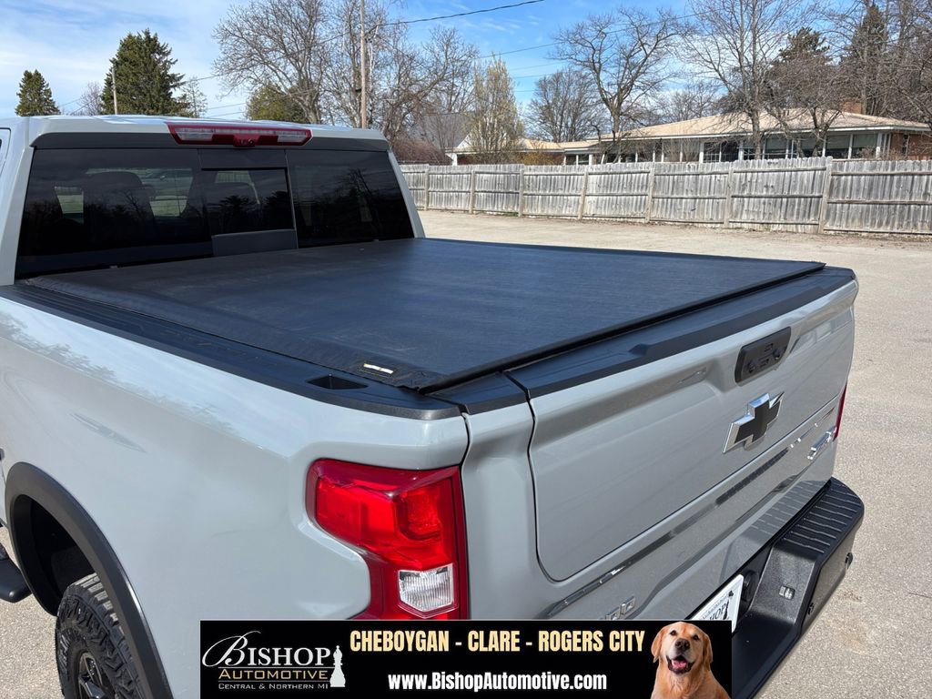 Used 2025 Chevrolet Silverado 1500 ZR2 w/ Technology Package AWD/4WD image 12