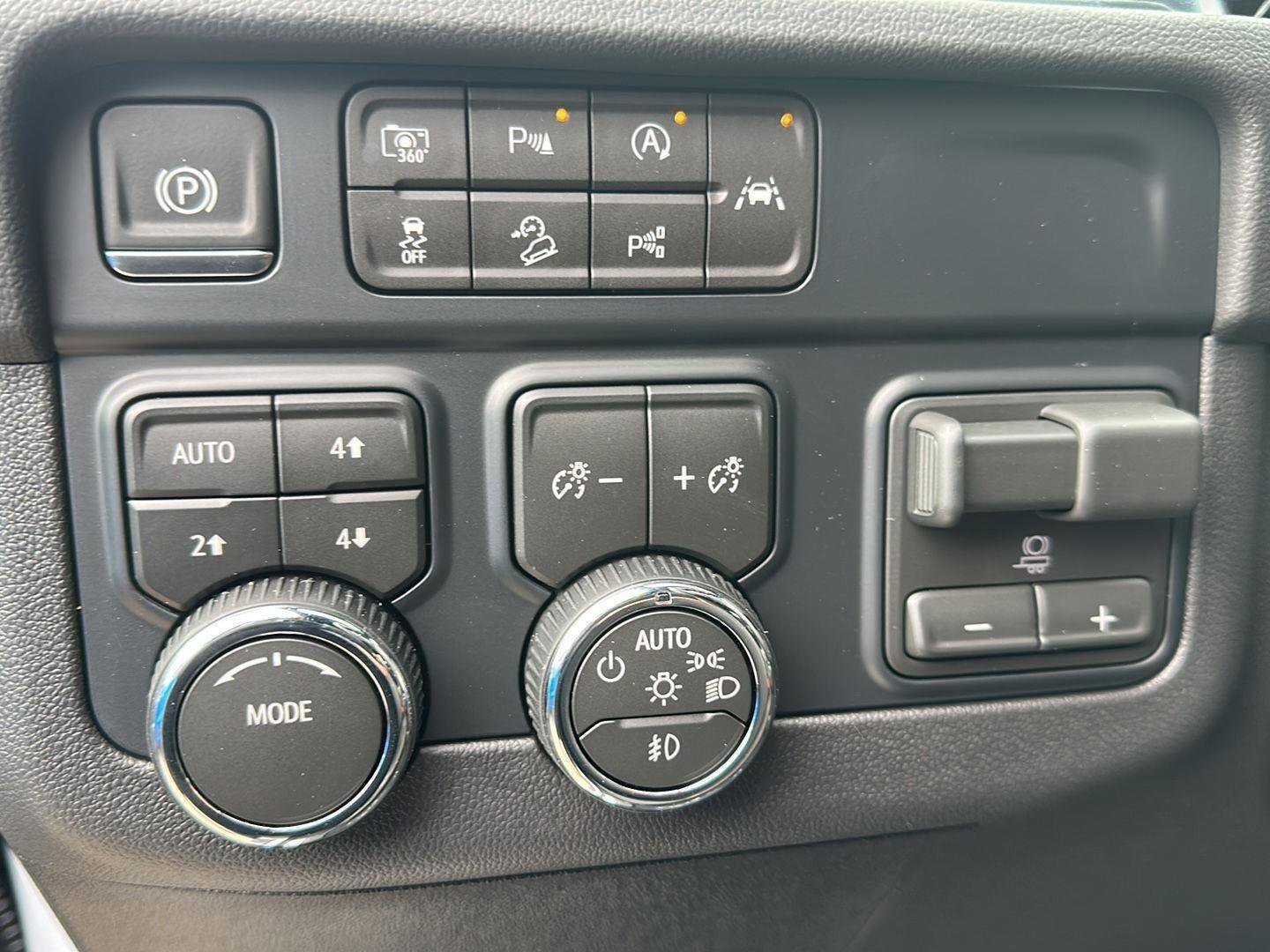 New 2026 Chevrolet Suburban High Country w/ Sun And Tow Package image 20