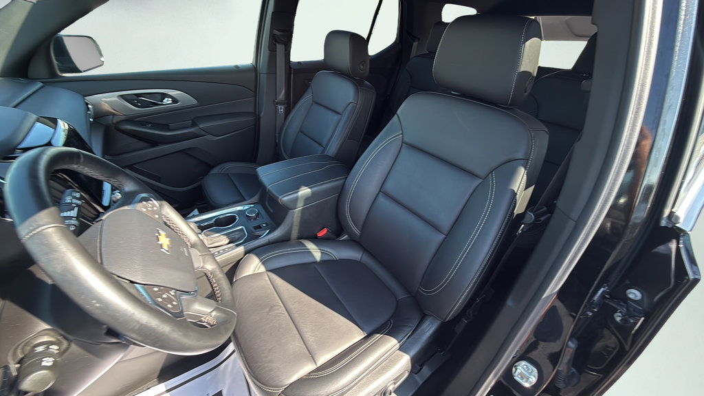 Used 2023 Chevrolet Traverse LT w/ Rear Camera Mirror Package AWD/4WD image 37