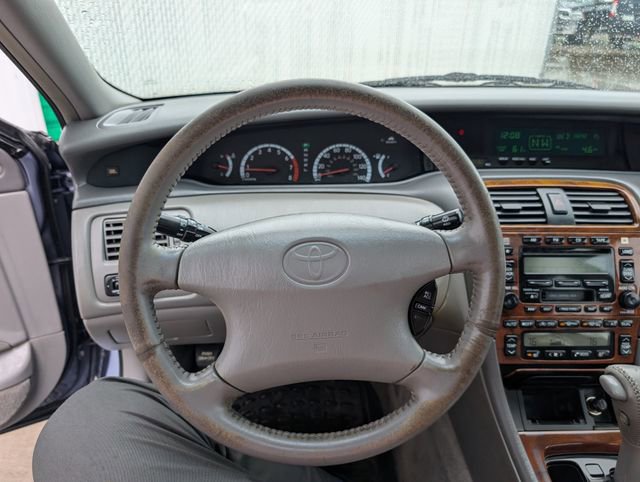 Used 2000 Toyota Avalon XLS FWD image 10