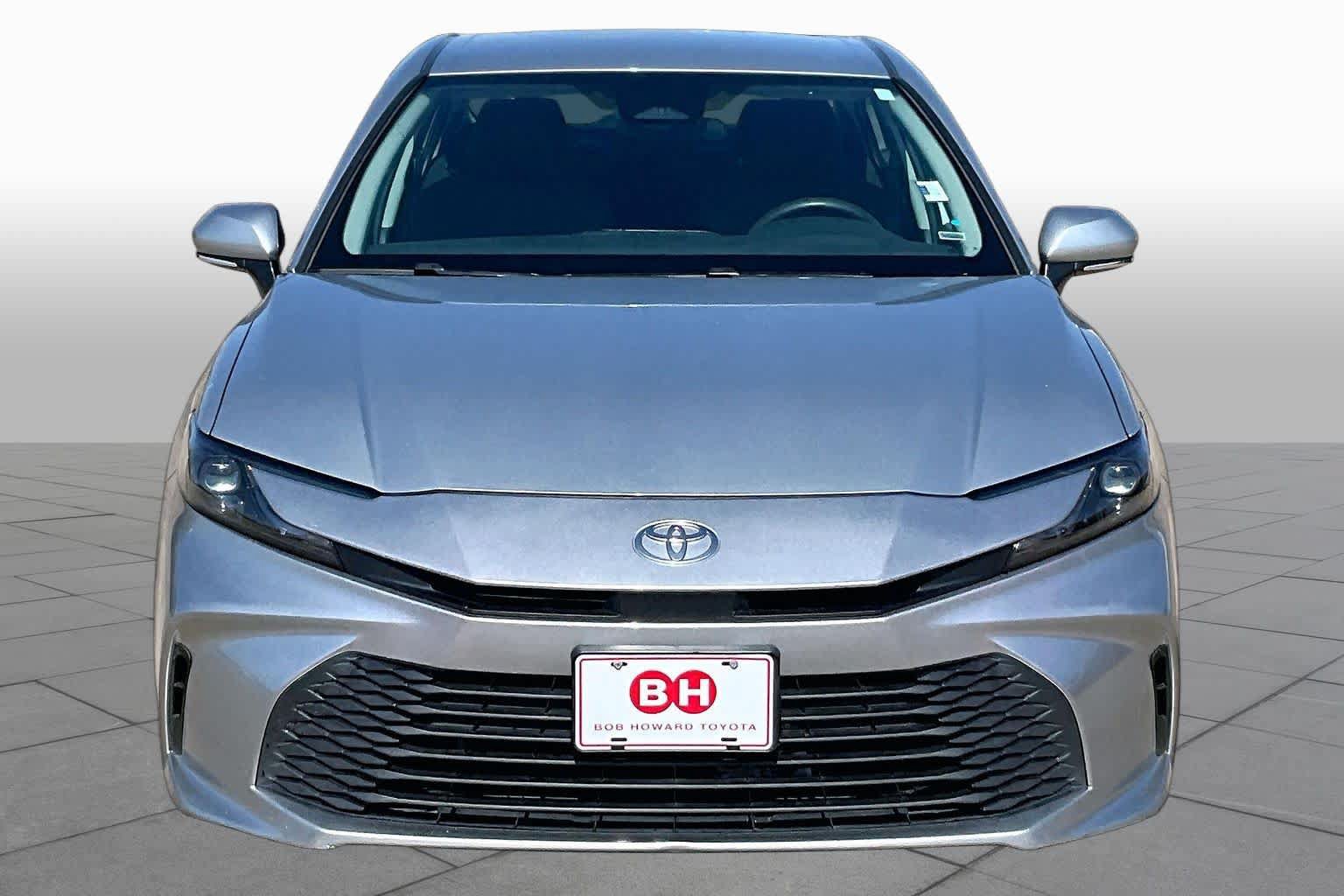Used 2025 Toyota Camry LE FWD image 4