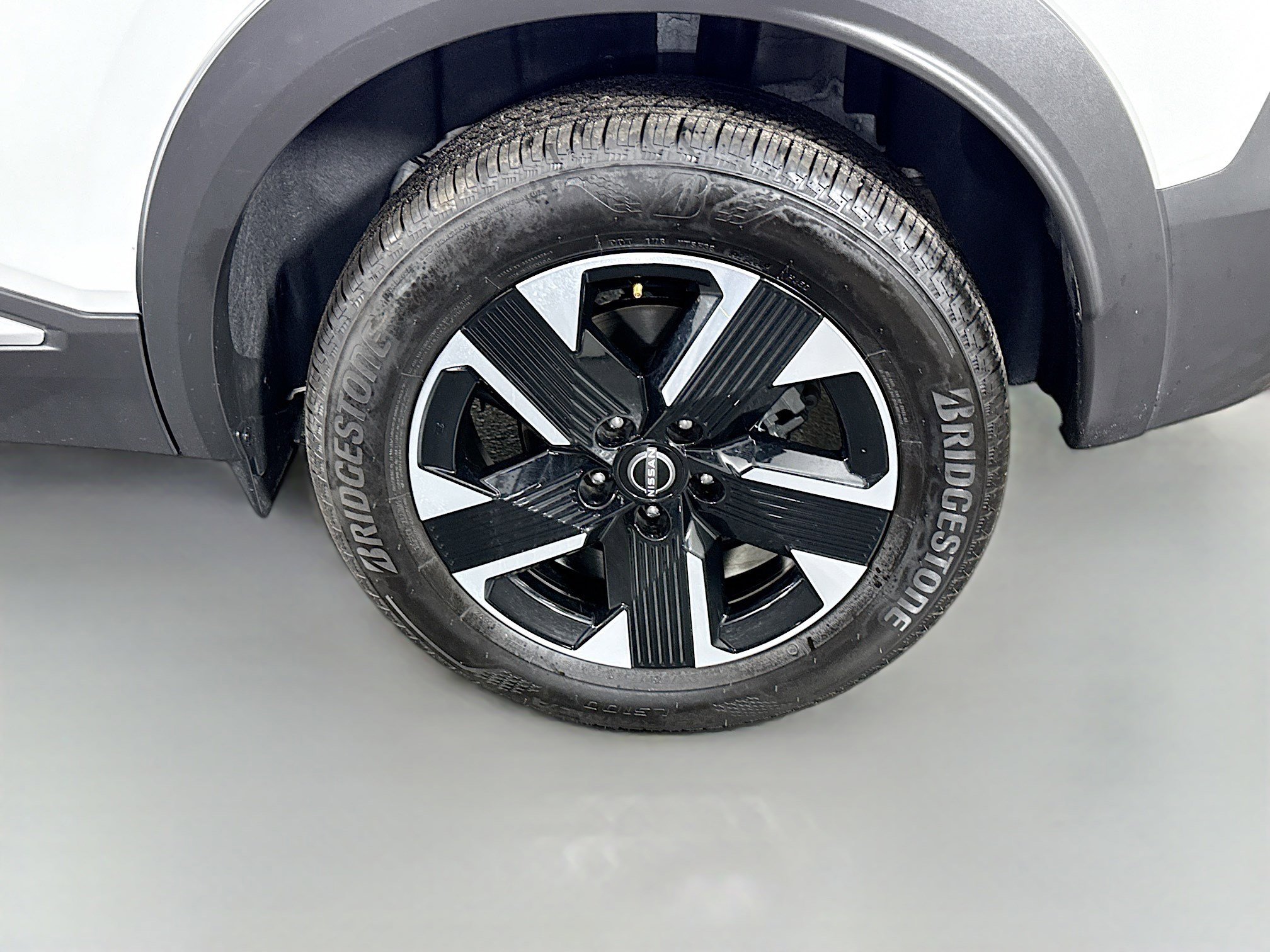 Used 2026 Nissan Kicks SR image 37