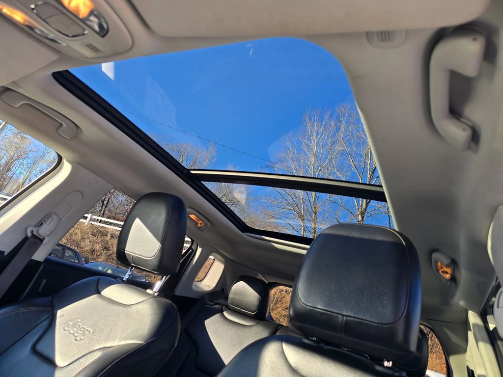 Used 2021 Jeep Compass Limited w/ Sun and Sound Group image 11