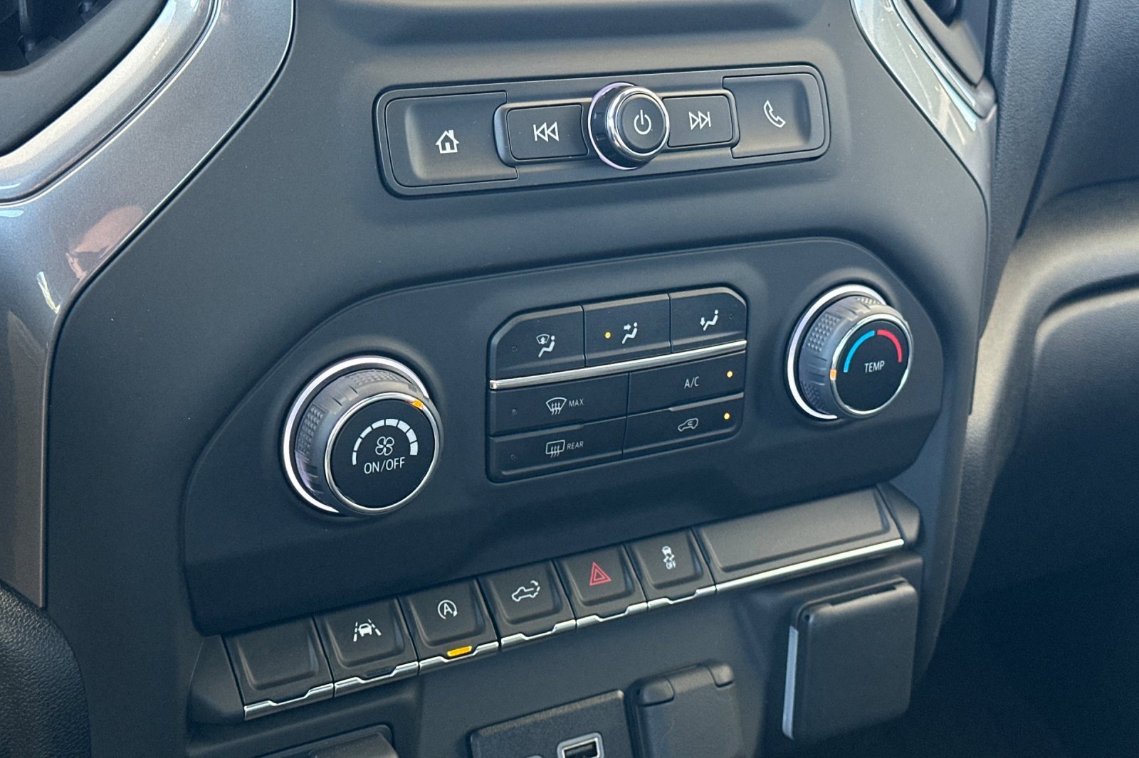 New 2025 Chevrolet Silverado 1500 Custom image 19