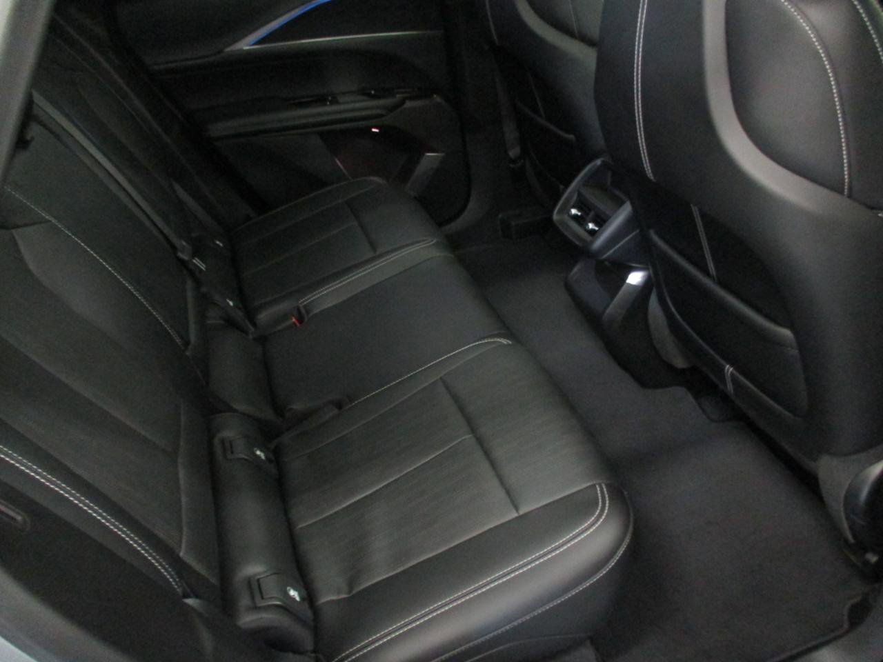 Used 2024 Cadillac Lyriq Sport image 11