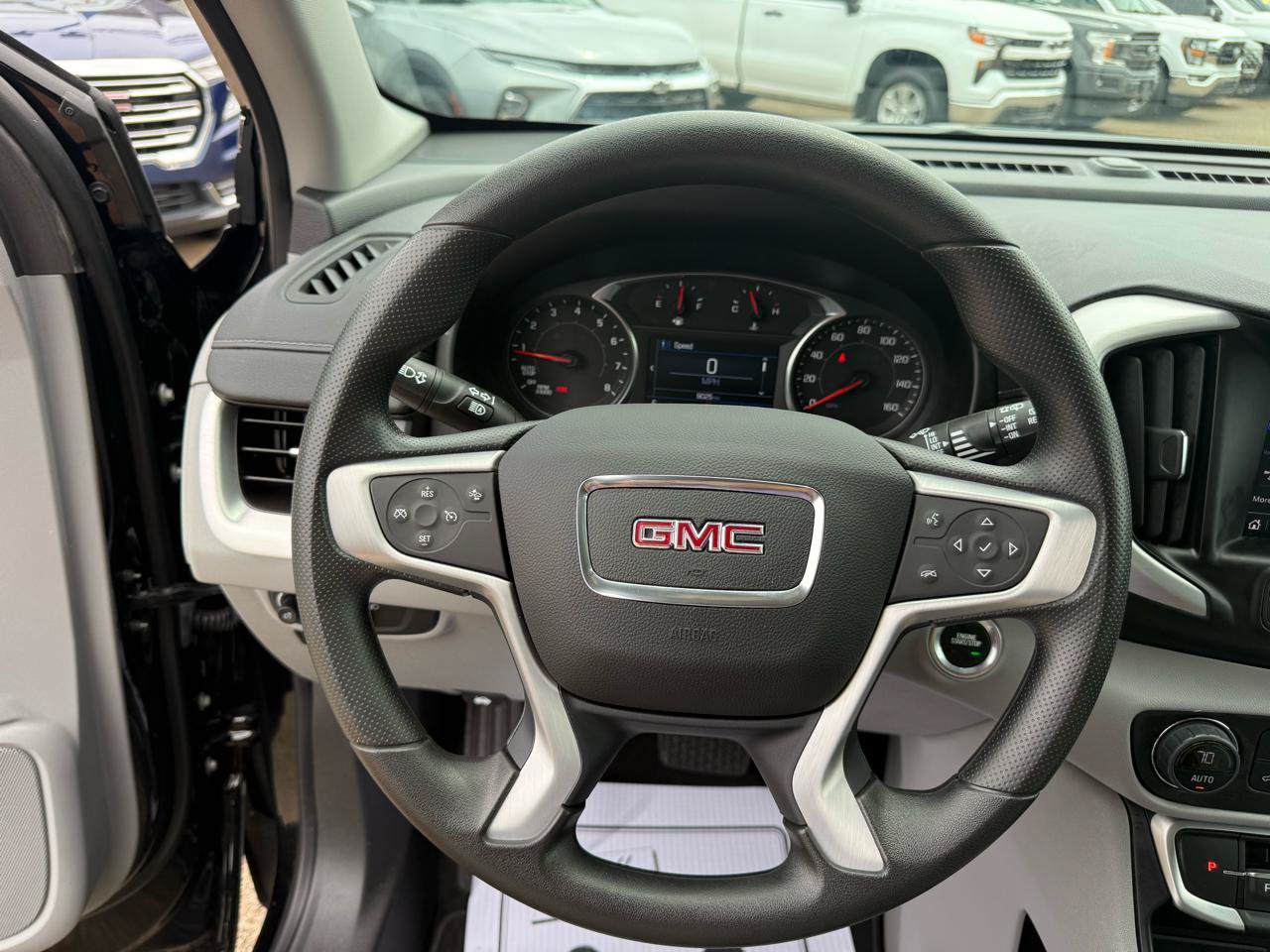Used 2024 GMC Terrain SLE w/ Driver Convenience Package FWD image 13