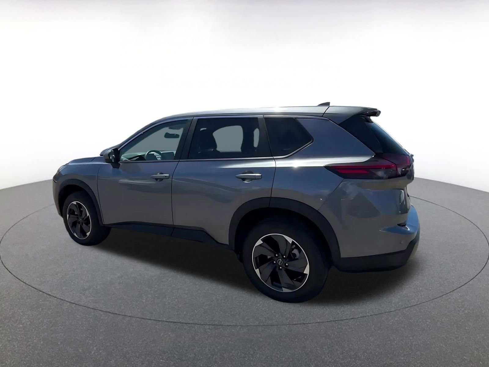 Used 2025 Nissan Rogue SV FWD image 10