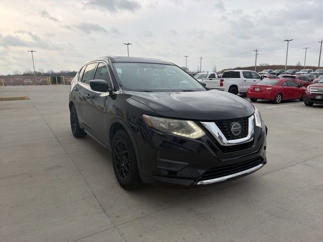 Used 2018 Nissan Rogue S image 1