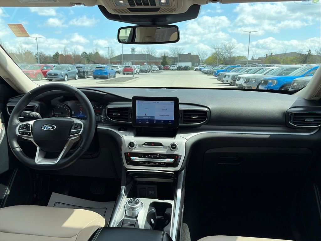 Used 2024 Ford Explorer XLT w/ Equipment Group 202A AWD/4WD image 35