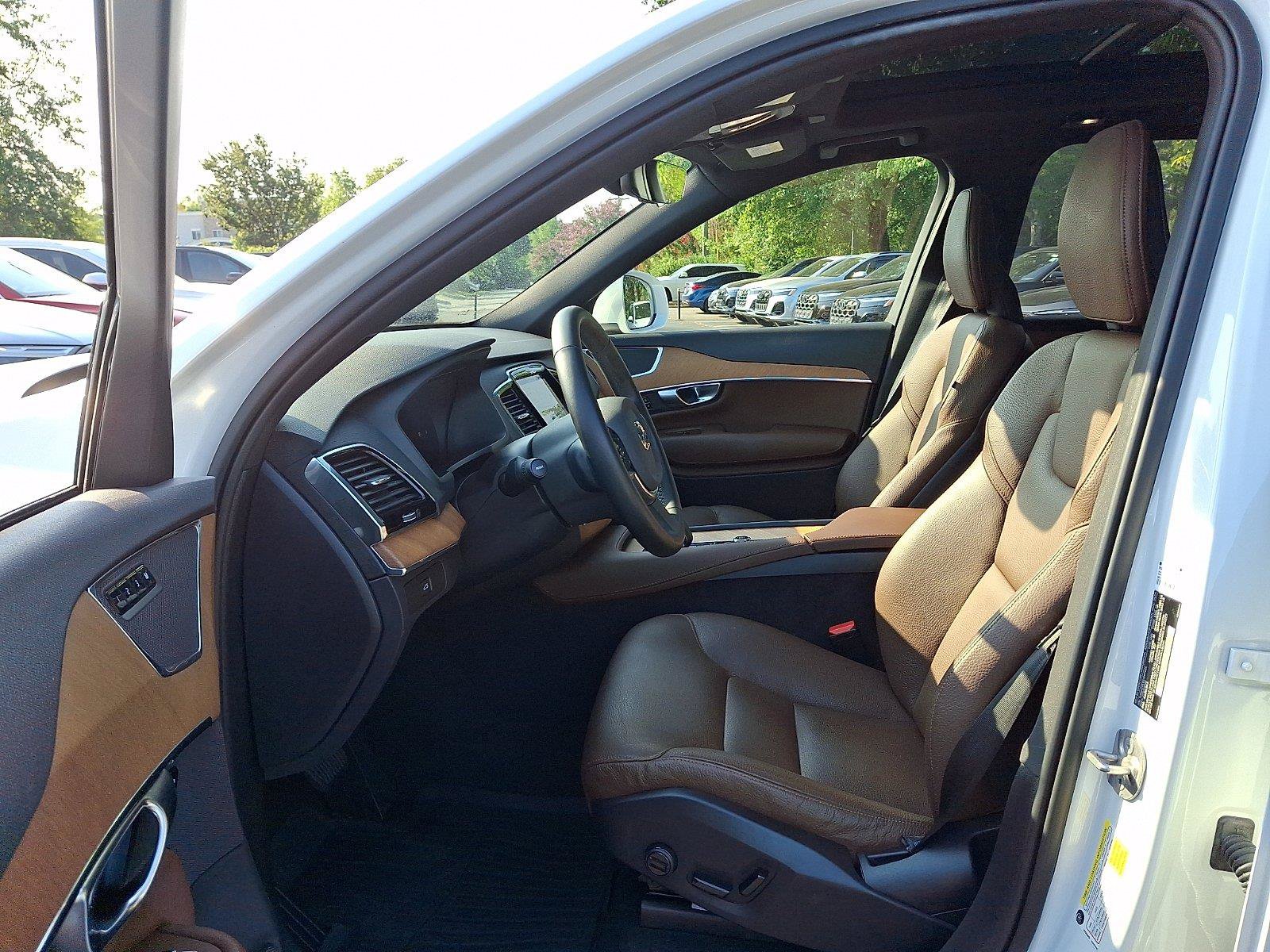 Used 2025 Volvo XC90 B5 Plus w/ Protection Package Premier AWD/4WD image 13