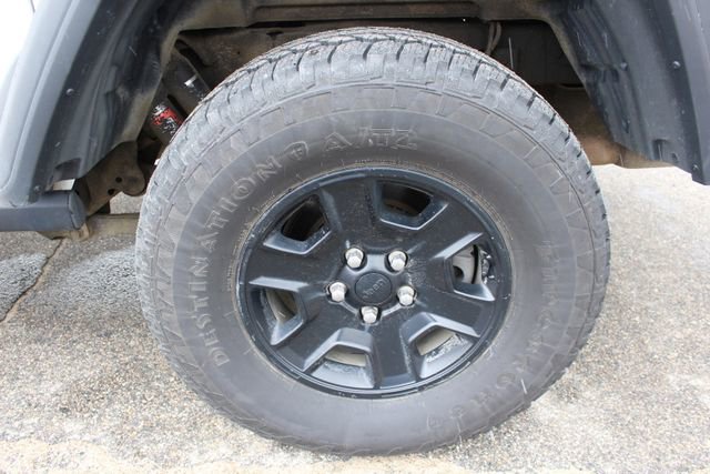 Used 2023 Jeep Gladiator Mojave w/ Cold Weather Group image 36