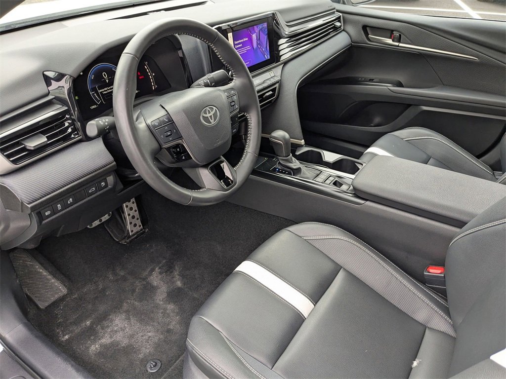Used 2025 Toyota Camry SE image 17