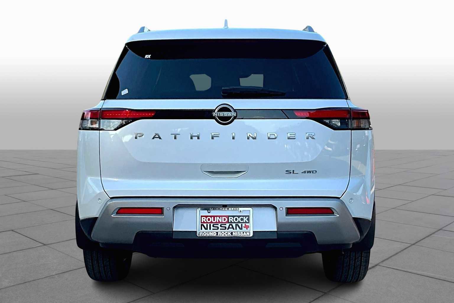 New 2025 Nissan Pathfinder SL image 4