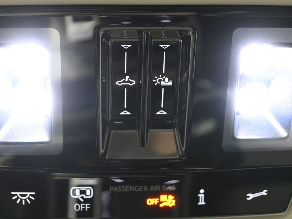 Used 2024 Volkswagen Atlas Peak Edition SE image 19