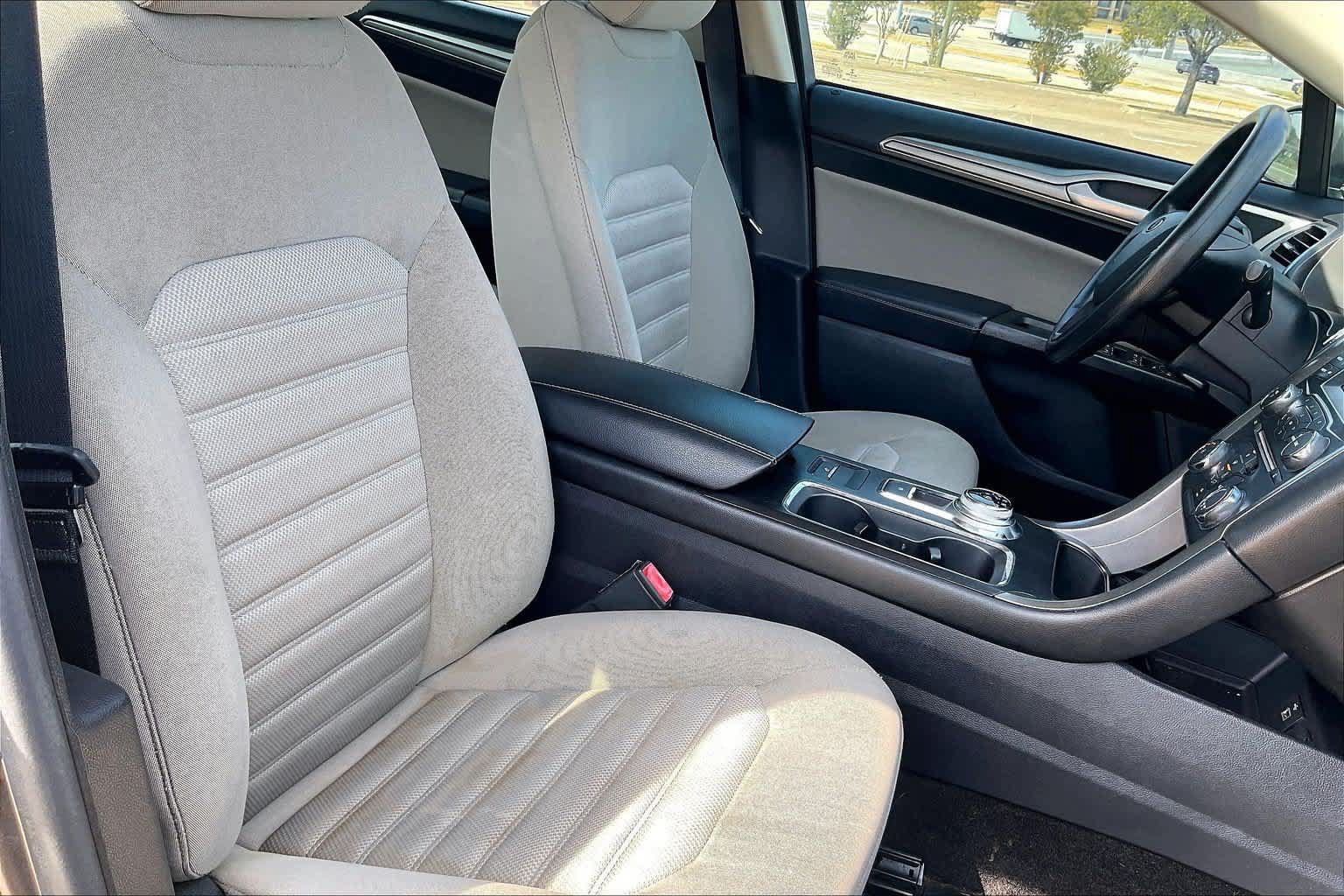 Used 2017 Ford Fusion S FWD image 11