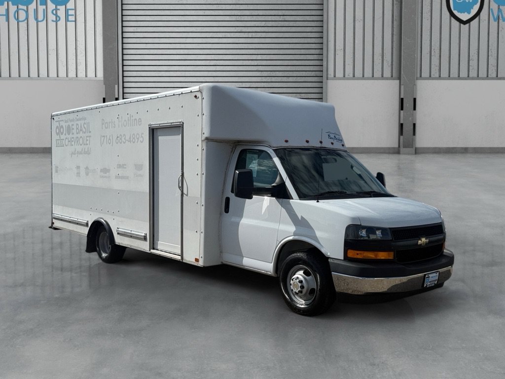 Used 2021 Chevrolet Express 3500 w/ Power Convenience Package RWD image 2